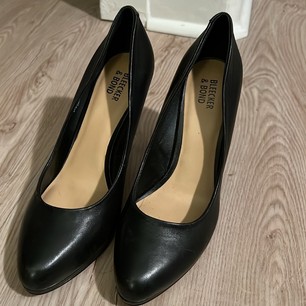 Blecker & Bond Heels - Picture 2 of 3